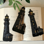 فاصل كتب "المنارة المضيئة" - دليلك في بحر الكلمات