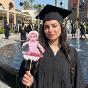 ستكرات تخرج (صور مقصوصه الحواف مع اسمك ) طباعه 3d تدوم طول العمر 