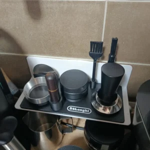 Delonghi Dedica Station - منظم أدوات  بتصميم "الرف الشامل" المدمج